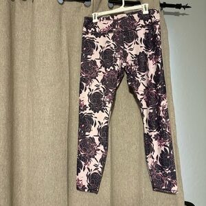 Fabletics womens Salar powerhold Leggings Pink and Black Floral NWT EXTRA LARGE